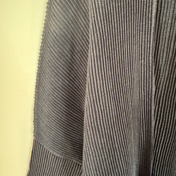 Black Accordion Knit Oversized Batwing Cardigan - Picture 3 of 5